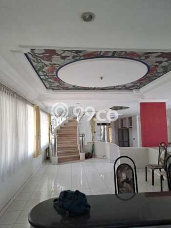 Rumah sewa siap huni 7 Kamar Tidur di Setiabudi, Bandung Rumah sewa siap huni 7 Kamar Tidur di Setiabudi, Bandung