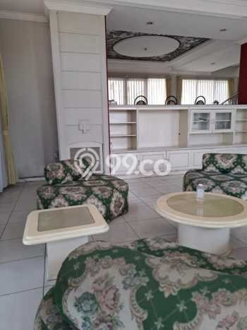 Rumah sewa siap huni 7 Kamar Tidur di Setiabudi, Bandung Rumah sewa siap huni 7 Kamar Tidur di Setiabudi, Bandung