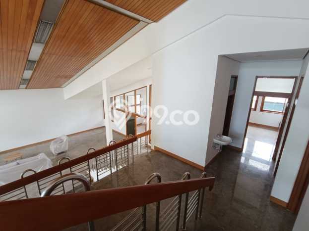 Rumah di , 3 KM, Design Modern, LT 510m2m² LB 485m2m² Rumah di , 3 KM, Design Modern, LT 510m2m² LB 485m2m²