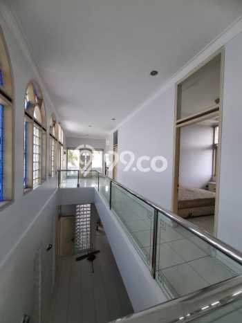 Rumah sewa siap huni 7 Kamar Tidur di Setiabudi, Bandung Rumah sewa siap huni 7 Kamar Tidur di Setiabudi, Bandung