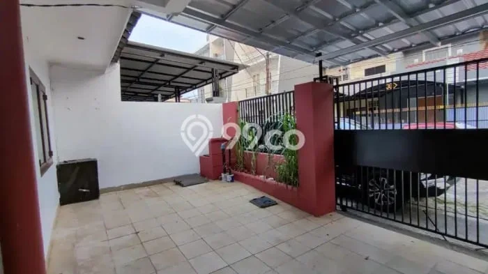 Rumah sewa siap pakai 4 KT di Taman Surya, Jakarta Barat Rumah sewa siap pakai 4 KT di Taman Surya, Jakarta Barat