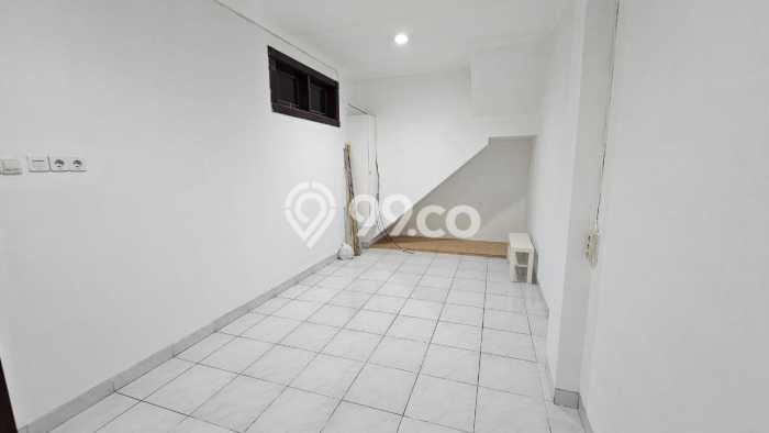 Rumah sewa siap pakai 3 Kamar Tidur di Duri Kosambi, Jakarta Barat Rumah sewa siap pakai 3 Kamar Tidur di Duri Kosambi, Jakarta Barat