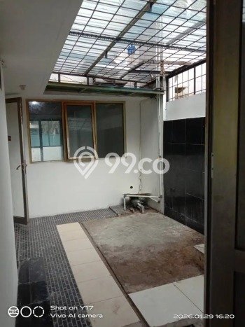 Area Strategis! Disewakan Ruko Lokasi Kebon Jeruk, Jakarta Barat Cocok untuk Bisnis Area Strategis! Disewakan Ruko Lokasi Kebon Jeruk, Jakarta Barat Cocok untuk Bisnis