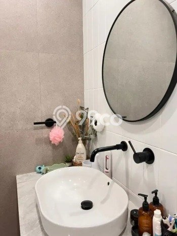 Siap Huni Rumah Mewah 8 Kamar di Kebon Jeruk Dekat ke Mana Saja Siap Huni Rumah Mewah 8 Kamar di Kebon Jeruk Dekat ke Mana Saja