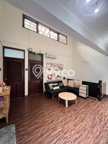 Siap Huni Rumah Mewah 8 Kamar di Kebon Jeruk Dekat ke Mana Saja Siap Huni Rumah Mewah 8 Kamar di Kebon Jeruk Dekat ke Mana Saja