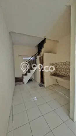 Area Strategis! Disewakan Ruko Lokasi Karang Tengah, Tangerang Cocok untuk Bisnis Area Strategis! Disewakan Ruko Lokasi Karang Tengah, Tangerang Cocok untuk Bisnis