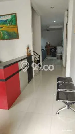 Unit Ruko Disewakan di Taman Ratu di Area Ramai & Strategis Unit Ruko Disewakan di Taman Ratu di Area Ramai & Strategis