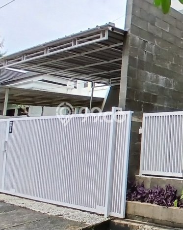 Lokasi strategis! Rumah siap pakai dikontrakkan di Duren Sawit LB 250m2 Lokasi strategis! Rumah siap pakai dikontrakkan di Duren Sawit LB 250m2