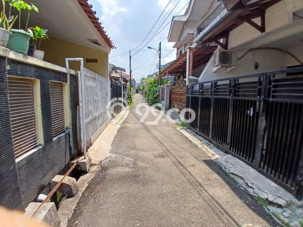 For Sale Hunian Rumah Terawat 2 Kamar di Klender, Jakarta Timur For Sale Hunian Rumah Terawat 2 Kamar di Klender, Jakarta Timur