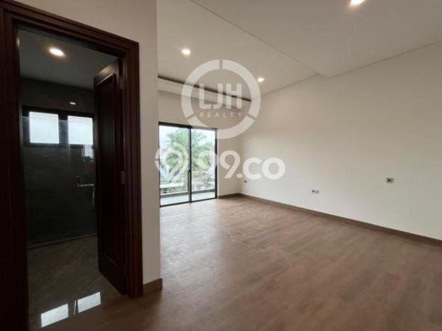 Jual Rumah Luas Megah Dengan View Eksklusif di BSD City, Tangerang Jual Rumah Luas Megah Dengan View Eksklusif di BSD City, Tangerang