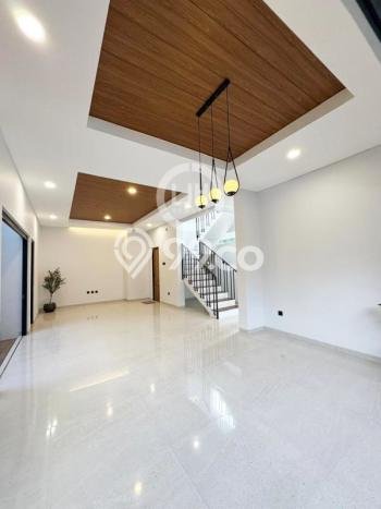 Rumah Mewah LB 190m2 Siap Pakai Desain Elegan di BSD City, Tangerang Rumah Mewah LB 190m2 Siap Pakai Desain Elegan di BSD City, Tangerang
