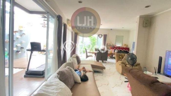 Rumah di , Tangerang, LT 300m2m² Bangunan 400m2m² Rumah di , Tangerang, LT 300m2m² Bangunan 400m2m²