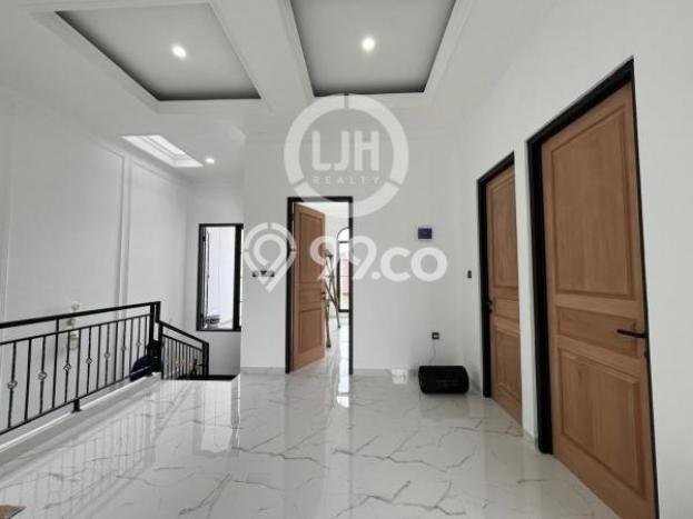 Rumah Elit Modern Siap Huni di BSD City Tangerang Rumah Elit Modern Siap Huni di BSD City Tangerang