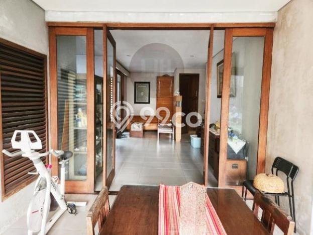 Ready to Use! Luxury House LT 250m2 Desain Elegan di BSD City Ready to Use! Luxury House LT 250m2 Desain Elegan di BSD City