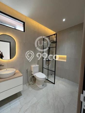 Rumah Elit LB 242m2 Siap Huni Desain Elegan di BSD City, Tangerang Rumah Elit LB 242m2 Siap Huni Desain Elegan di BSD City, Tangerang