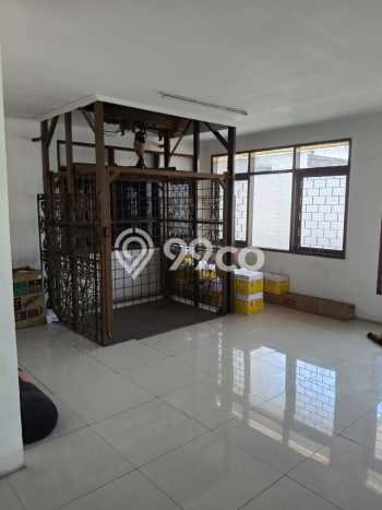 Dijual Gudang Area Komersial di Soekarno Hatta, Luas 800m2m², Jalan Raya Dijual Gudang Area Komersial di Soekarno Hatta, Luas 800m2m², Jalan Raya
