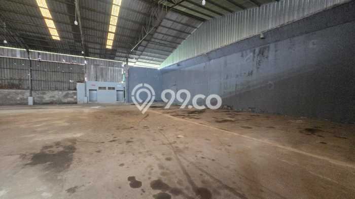 Unit Komersial Disewakan di Jakarta Barat Area Strategis Harga Kompetitif Unit Komersial Disewakan di Jakarta Barat Area Strategis Harga Kompetitif