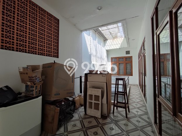 Rumah Luxury Modern Tanpa Renovasi di Jelambar Jakarta Barat Rumah Luxury Modern Tanpa Renovasi di Jelambar Jakarta Barat