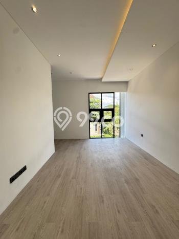 Siap Huni Hunian Elit 4 Kamar di BSD Dekat ke Mana Saja Siap Huni Hunian Elit 4 Kamar di BSD Dekat ke Mana Saja