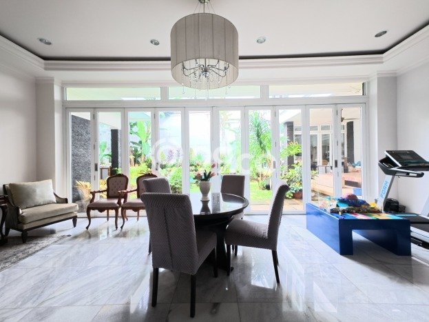 Rumah Elit Modern Tanpa Renovasi di Kemang Jakarta Selatan Rumah Elit Modern Tanpa Renovasi di Kemang Jakarta Selatan