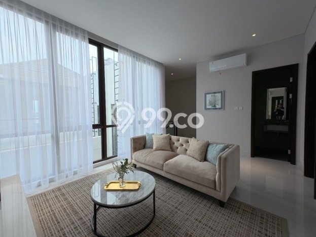 Rumah Mewah LB 250m2 Siap Huni Desain Elegan di Pantai Mutiara, Jakarta Utara Rumah Mewah LB 250m2 Siap Huni Desain Elegan di Pantai Mutiara, Jakarta Utara