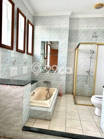 Rumah Luxury Modern Siap Huni di Intercon Jakarta Barat Rumah Luxury Modern Siap Huni di Intercon Jakarta Barat