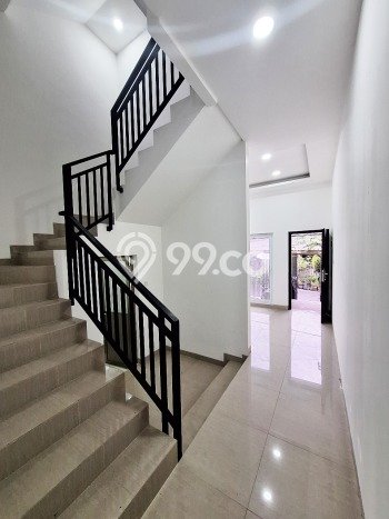 Rumah Luas Asri 3 KT Siap Pakai di Muara Karang Jakarta Utara Rumah Luas Asri 3 KT Siap Pakai di Muara Karang Jakarta Utara