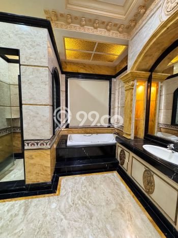 Jual Rumah Luas Megah Dengan View Cantik di Pantai Indah Kapuk, Jakarta Utara Jual Rumah Luas Megah Dengan View Cantik di Pantai Indah Kapuk, Jakarta Utara