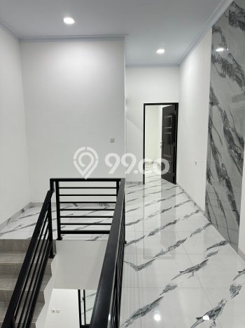 Rumah Luas Asri 4 KT Siap Pakai di Tanjung Duren Jakarta Barat Rumah Luas Asri 4 KT Siap Pakai di Tanjung Duren Jakarta Barat