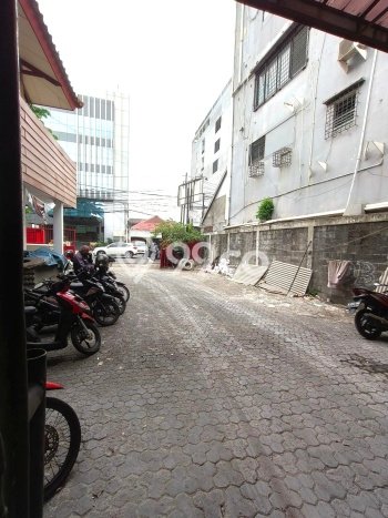 Lokasi Strategis! Dijual Gudang Bisnis di Kebayoran Lama, Jakarta Selatan Kondisi Bagus Lokasi Strategis! Dijual Gudang Bisnis di Kebayoran Lama, Jakarta Selatan Kondisi Bagus
