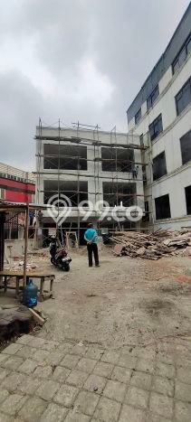 INVESTASI POTENSIAL! Ruko di , Luas 210m2m², Potensi Keramaian Tinggi INVESTASI POTENSIAL! Ruko di , Luas 210m2m², Potensi Keramaian Tinggi