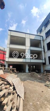 INVESTASI POTENSIAL! Ruko di , Luas 210m2m², Potensi Keramaian Tinggi INVESTASI POTENSIAL! Ruko di , Luas 210m2m², Potensi Keramaian Tinggi