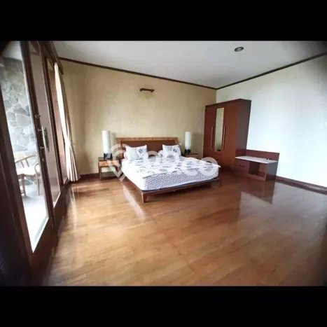 Disewakan! Rumah 3 Kamar Tidur &
2 Kamar Mandi di Dago, Bandung Disewakan! Rumah 3 Kamar Tidur &
2 Kamar Mandi di Dago, Bandung