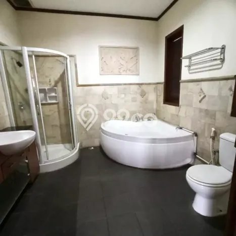 Disewakan! Rumah 3 Kamar Tidur &
2 Kamar Mandi di Dago, Bandung Disewakan! Rumah 3 Kamar Tidur &
2 Kamar Mandi di Dago, Bandung
