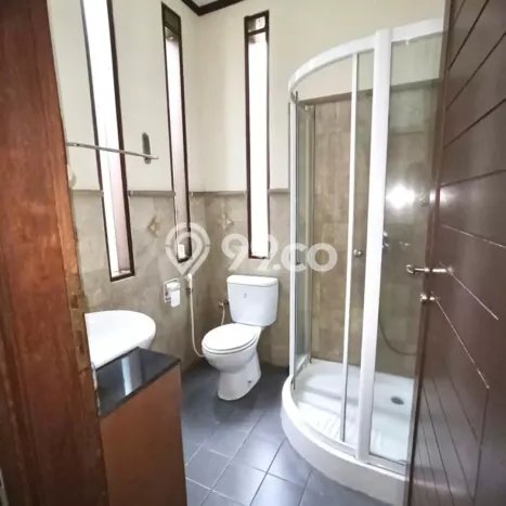 Disewakan! Rumah 3 Kamar Tidur &
2 Kamar Mandi di Dago, Bandung Disewakan! Rumah 3 Kamar Tidur &
2 Kamar Mandi di Dago, Bandung
