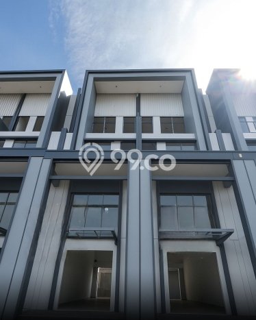 Untuk Dijual! Ruko di Gading Serpong Tangerang LT 90m2 / LB 276m2 Kawasan Bisnis Untuk Dijual! Ruko di Gading Serpong Tangerang LT 90m2 / LB 276m2 Kawasan Bisnis