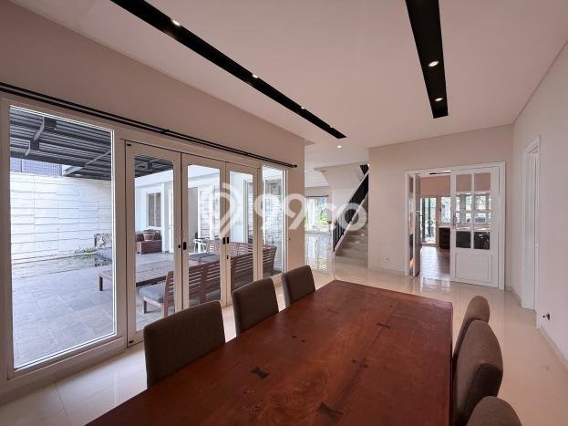 Dijual Rumah Luas Elegan Dengan View Cantik di Alam Sutera, Tangerang Dijual Rumah Luas Elegan Dengan View Cantik di Alam Sutera, Tangerang