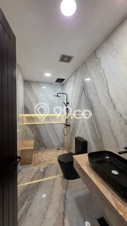 Rumah Elit LB 260m2 Siap Huni Desain Elegan di Lippo Karawaci, Tangerang Rumah Elit LB 260m2 Siap Huni Desain Elegan di Lippo Karawaci, Tangerang