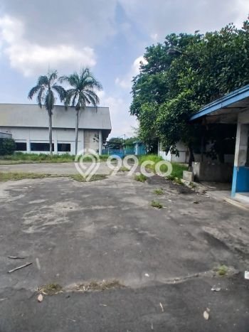 Area Ramai! Pabrik Dijual di Kragilan untuk Bisnis Luas Bangunan 12000m2 Area Ramai! Pabrik Dijual di Kragilan untuk Bisnis Luas Bangunan 12000m2