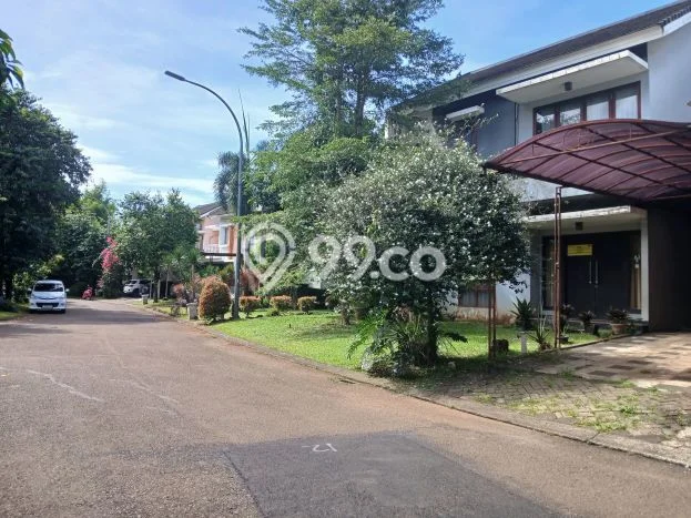 For Sale Rumah 4 Kamar Lokasi Ideal Bagus dan Strategis di BSD For Sale Rumah 4 Kamar Lokasi Ideal Bagus dan Strategis di BSD