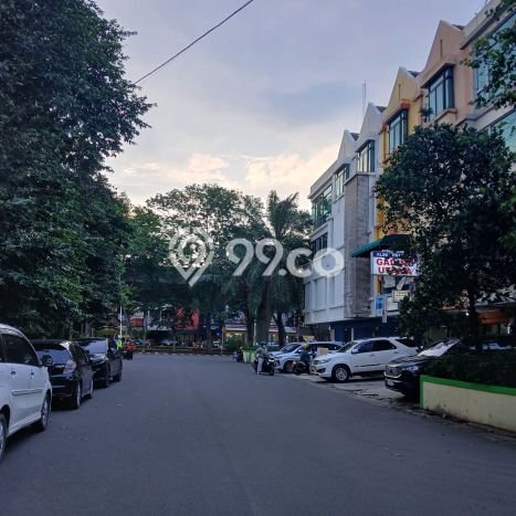 Area Ramai! Ruko Dijual di Kelapa Gading untuk Bisnis Luas Bangunan 360m2 Area Ramai! Ruko Dijual di Kelapa Gading untuk Bisnis Luas Bangunan 360m2