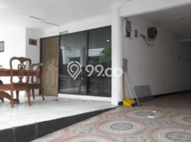 Rumah Strategis Modern Lb 150m2 di Dukuh Pakis, Surabaya Rumah Strategis Modern Lb 150m2 di Dukuh Pakis, Surabaya