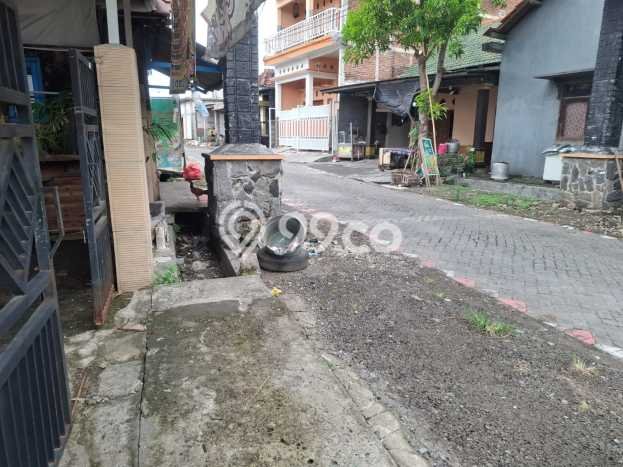 For Sale Rumah 10 Kamar Lokasi Ideal Bagus dan Strategis di Driyorejo For Sale Rumah 10 Kamar Lokasi Ideal Bagus dan Strategis di Driyorejo