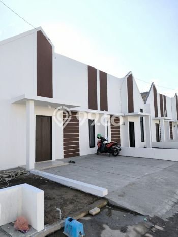 Rumah Luas Asri 2 KT Siap Huni di Gununganyar Surabaya Rumah Luas Asri 2 KT Siap Huni di Gununganyar Surabaya
