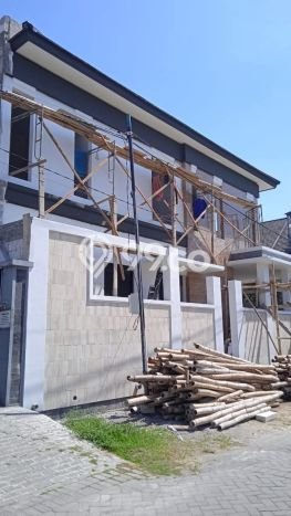 Rumah Modern Minimalis 4 KT Bisa Langsung Pindah di Wonocolo Rumah Modern Minimalis 4 KT Bisa Langsung Pindah di Wonocolo