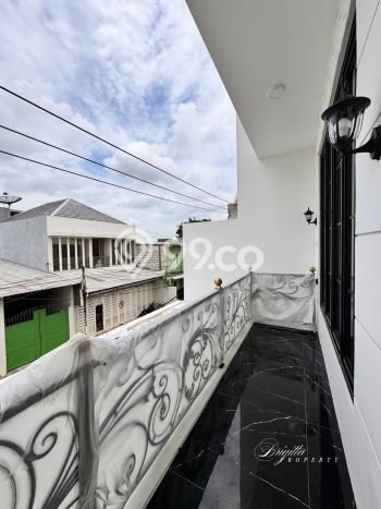 Siap Huni Rumah Mewah 5 Kamar di Kenjeran Dekat ke Mana Saja Siap Huni Rumah Mewah 5 Kamar di Kenjeran Dekat ke Mana Saja