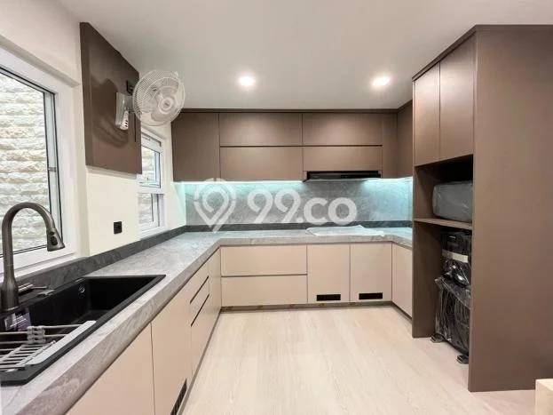 Rumah Luxury Modern Siap Huni di Muara Karang Jakarta Utara Rumah Luxury Modern Siap Huni di Muara Karang Jakarta Utara