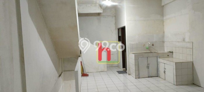 Ruko untuk Disewa di Pusat Jakarta Barat Luas Bangunan 100m2 Ruko untuk Disewa di Pusat Jakarta Barat Luas Bangunan 100m2