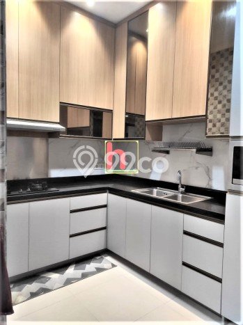 Ready to Use! Luxury House LT 172m2 Desain Elegan di BSD Ready to Use! Luxury House LT 172m2 Desain Elegan di BSD