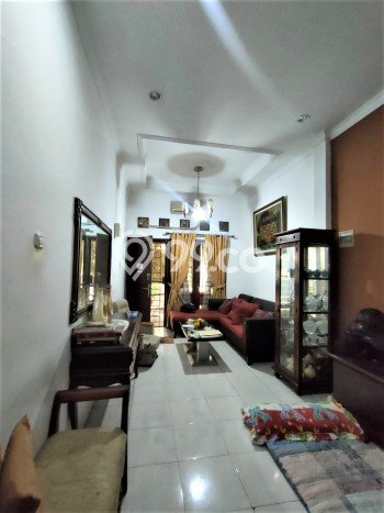 Dijual Rumah 3 Kamar Lokasi Ideal Bagus dan Strategis di Pancoran Mas Dijual Rumah 3 Kamar Lokasi Ideal Bagus dan Strategis di Pancoran Mas